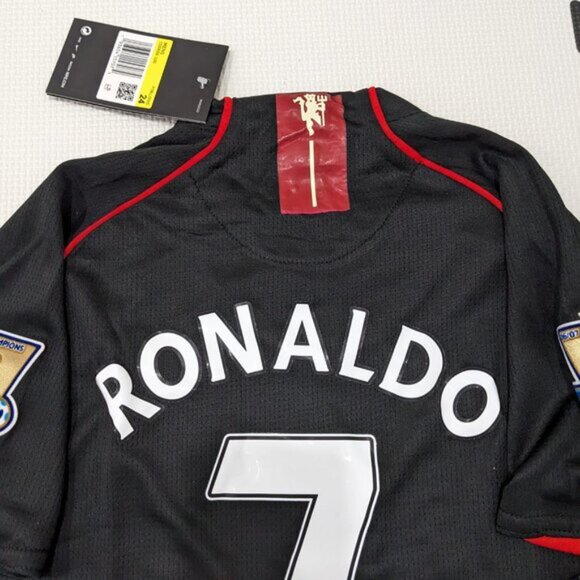Ronaldo #7 2007/08 Manchester United Away Retro Youth Kit - Picture 7 of 13
